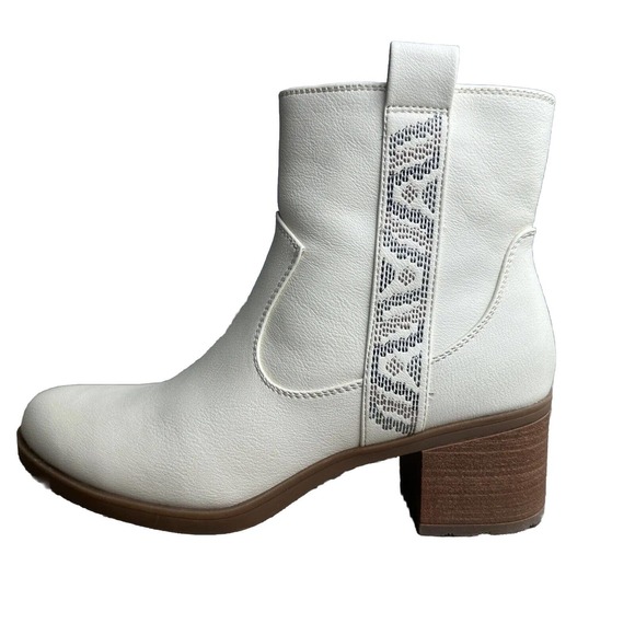 Baretraps COVINA Women's Sz 9.5M High Heel Embroidered Boots Tan and Cream - Picture 1 of 13